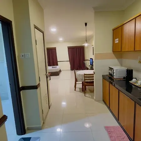 Damai Laut Holiday Apartment Lumut Exterior photo