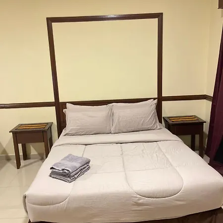 Damai Laut Holiday Apartment Lumut Exterior photo